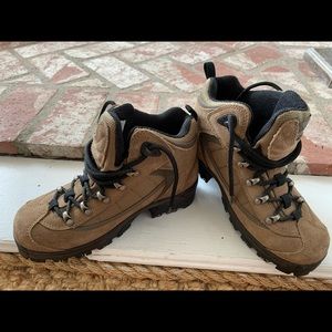 Columbia Copper River Boot Women’s Size 7